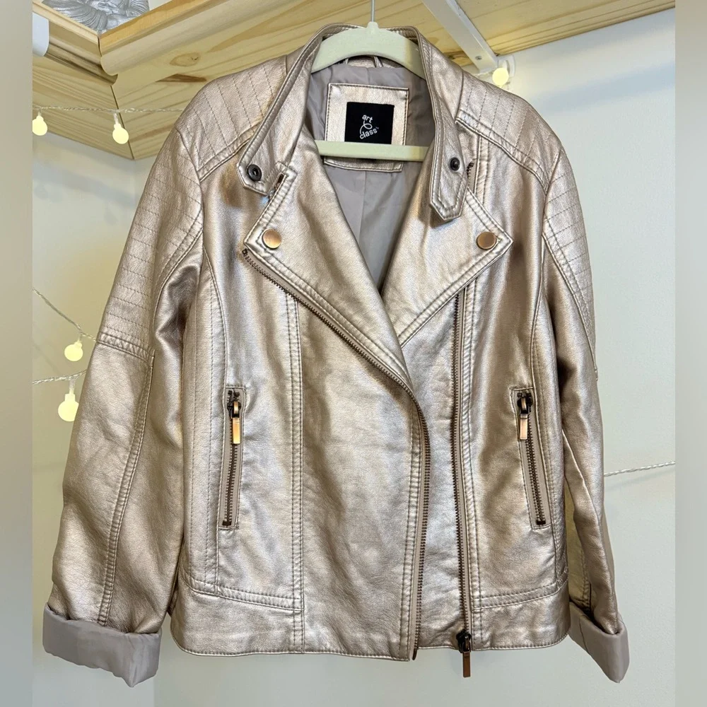 🌾 Kid’s Rose Gold Metallic Faux‎ Leather Jacket